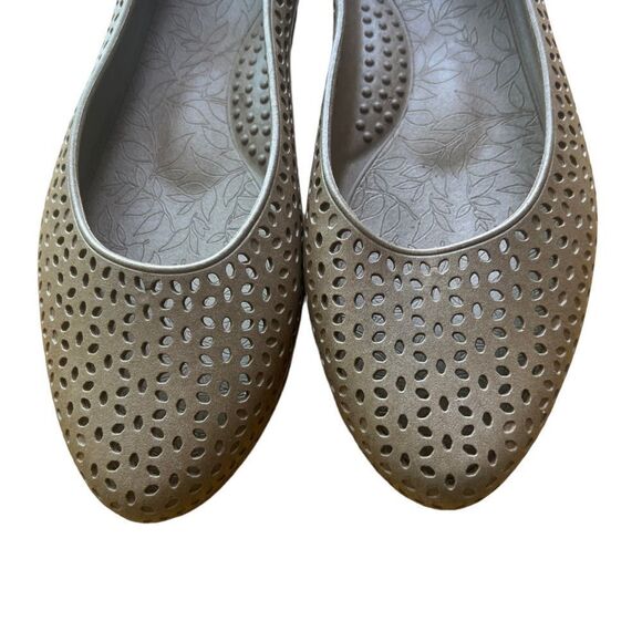 Okabashi Light Brown Plastic Waterproof Flat Shoes sz 7.5 - Picture 2 of 8